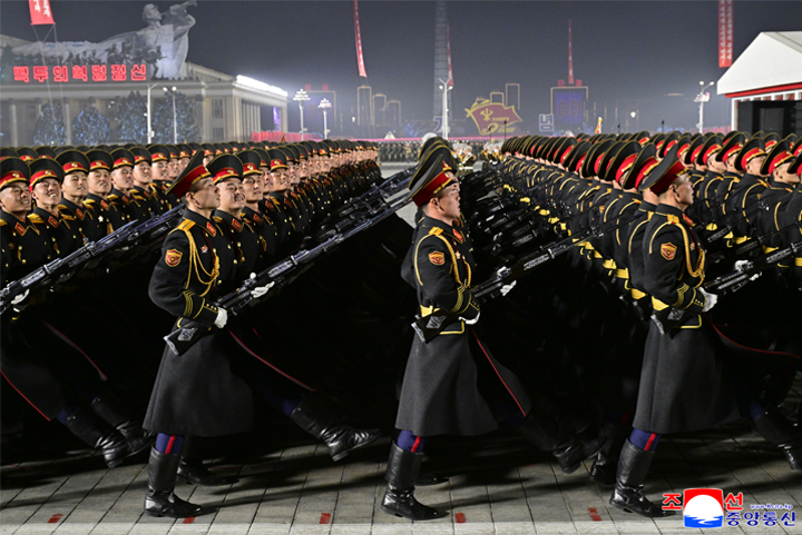 13-《새로운 승리를 향하여》(조선로동당 제9차대회 뜻깊게 기념)